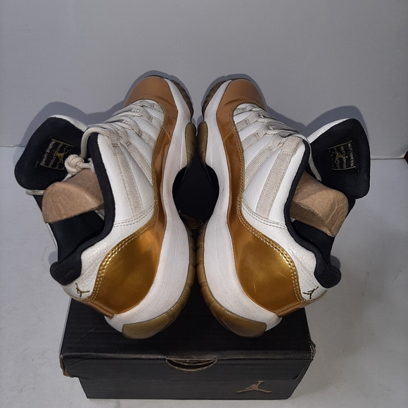 Air Jordan 11 Retro Low GS 'Closing Ceremony - Picture 6 of 9
